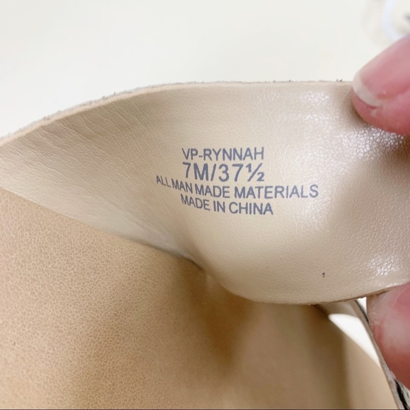 Vince Camuto Rynnah Women’s Faux Snakeskin Two Strap Slides Sandals Platform 7 - Picture 2 of 8